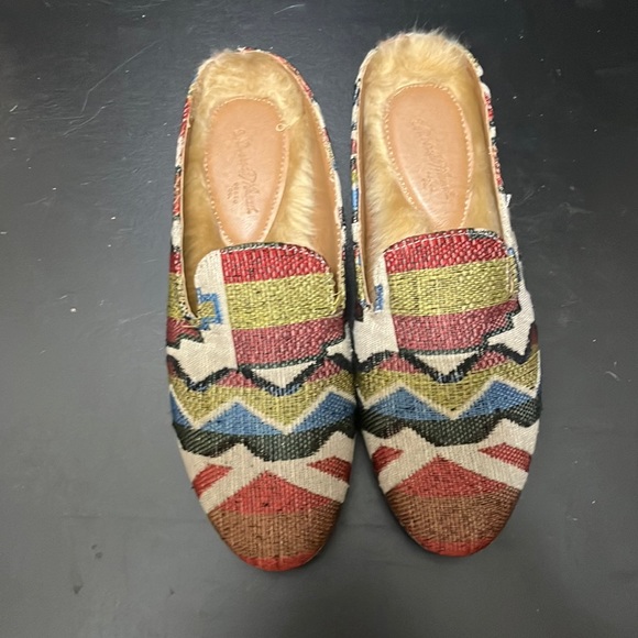 Universal Thread Fur Lined Mules Sz 6 - Picture 2 of 8